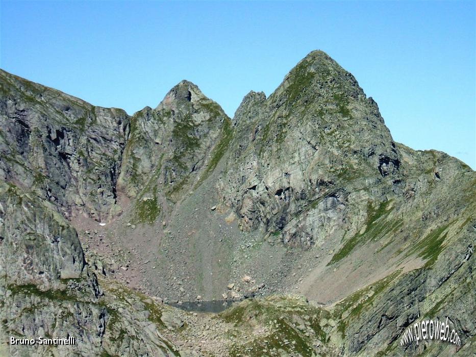 19 Lago Rotondo dalla cima.JPG - 19 Lago Rotondo dalla cima col Pizzo Trona